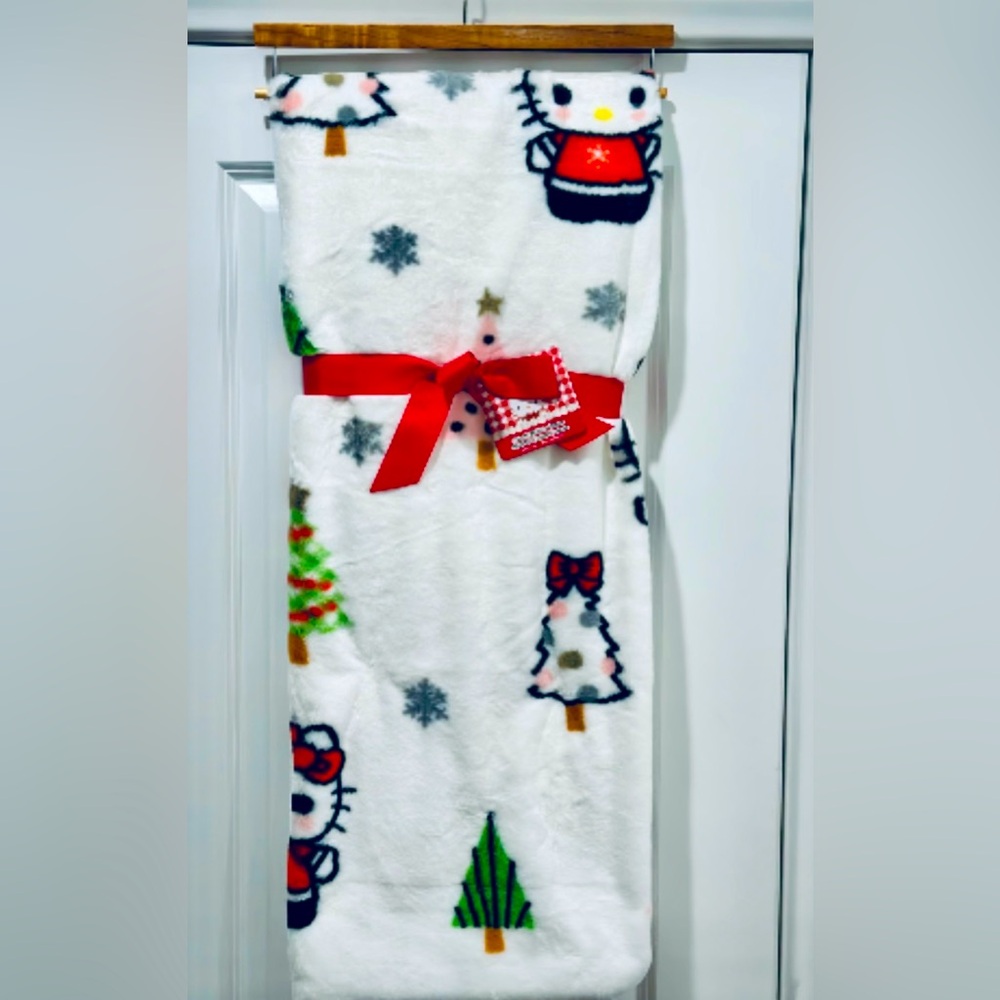 🎄🎀Hello Kitty Christmas Faux Fur Throw blanket